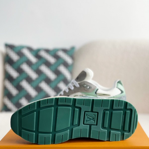 LOUIS VUITTON Low-top running shoes