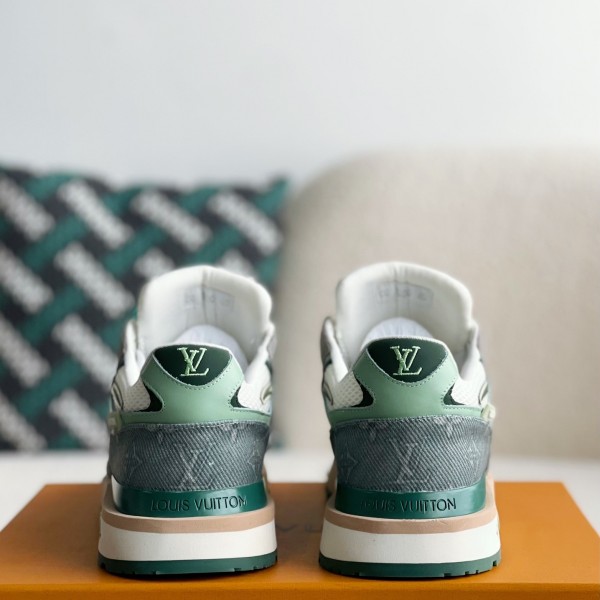 LOUIS VUITTON Low-top running shoes