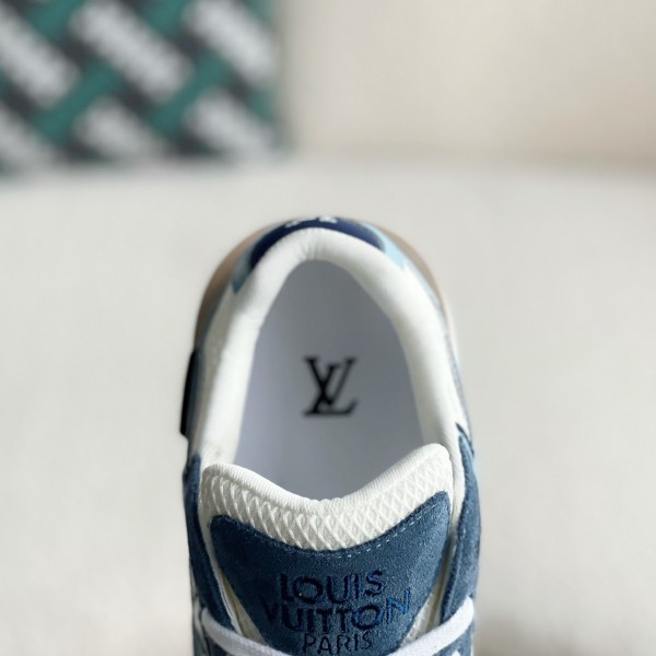 LOUIS VUITTON Low-top running shoes