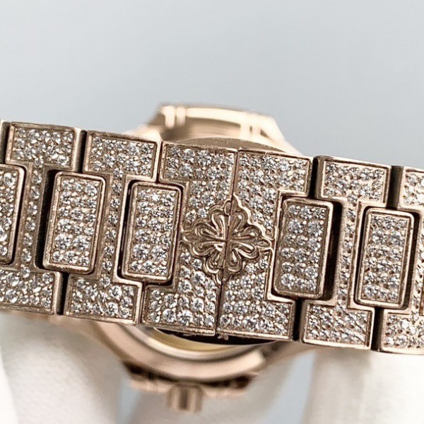 2024 Patek Philippe 7118 Women