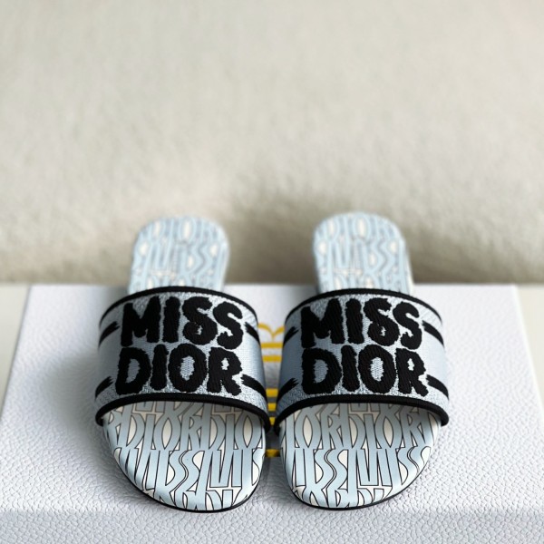 Dior women