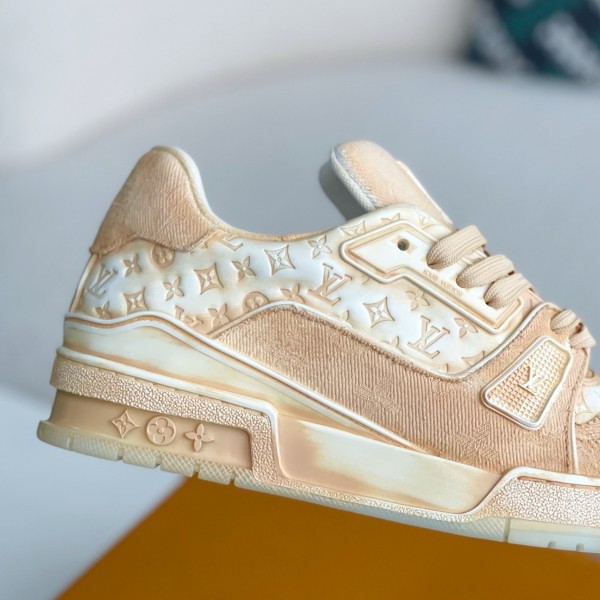 LOUIS VUITTON TRAINER SNEAKERS