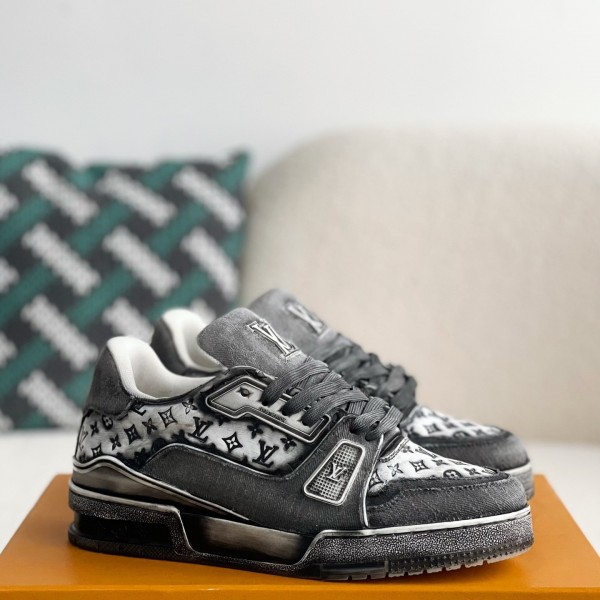 「#3320」 LOUIS VUITTON TRAINER SNEAKERS