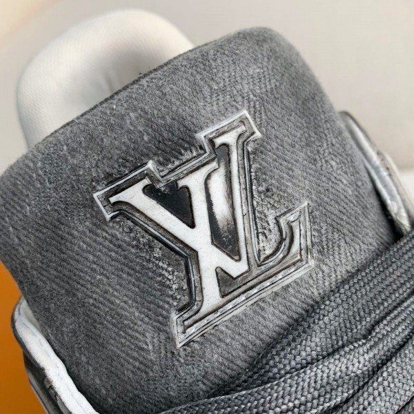LOUIS VUITTON TRAINER SNEAKERS