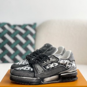 「#3320」 LOUIS VUITTON TRAINER SNEAKERS