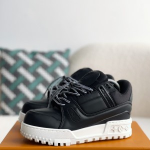 「#3338」 LOUIS VUITTON TRAINER Maxi SNEAKERS