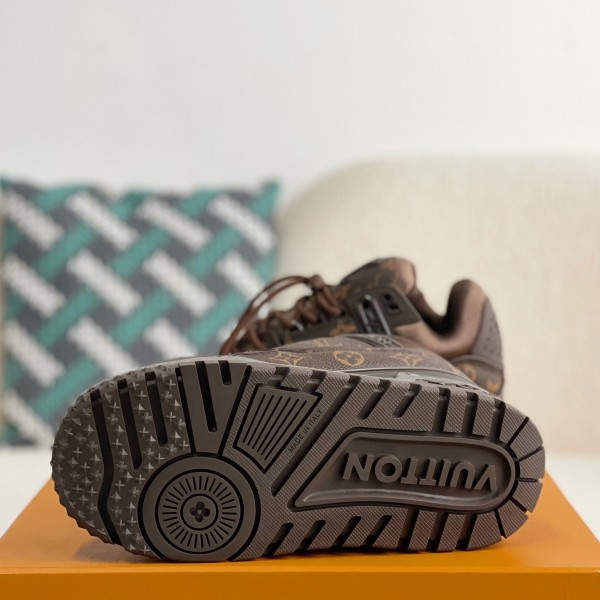 LOUIS VUITTON TRAINER SNEAKERS