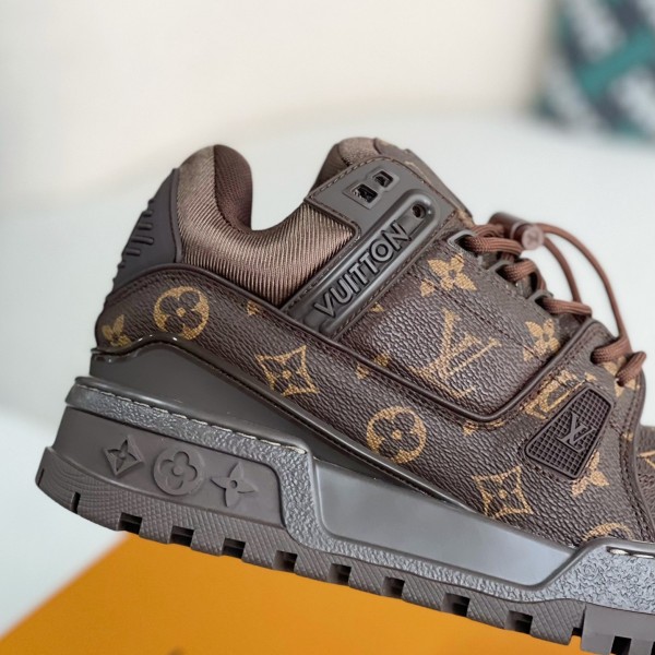 LOUIS VUITTON TRAINER SNEAKERS
